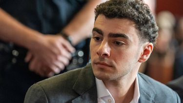 Luigi Mangione, accused of the murder of United Healthcare CEO Brian Thompson, appears for a pre-trial hearing at Manhattan Criminal Court in New York, on August 11, 2026. 
DAVID DEE DELGADO / POOL / AFP