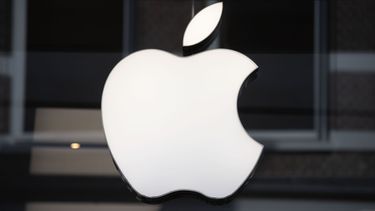 Op deze foto zie je het Apple logo