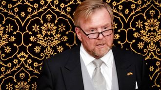 DEN HAAG - Koning Willem-Alexander leest de troonrede voor aan leden van de Eerste en Tweede Kamer op Prinsjesdag in de Koninklijke Schouwburg. Op de derde dinsdag van september wordt het nieuwe werkjaar van de Eerste en Tweede Kamer geopend. ROBIN VAN LONKHUIJSEN / ANP