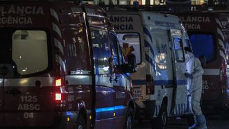 Ambulances in Portugal bij een ziekenhuis