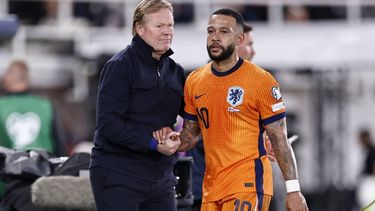 HELSINKI - (L-R) Nederland coach Ronald Koeman, Memphis Depay of Nederland tijdens de WK-kwalificatiewedstrijd tussen Finland en Nederland in het Olympisch stadion op 7 juni 2025 in Helsinki, Finland. ANP MAURICE VAN STEEN
