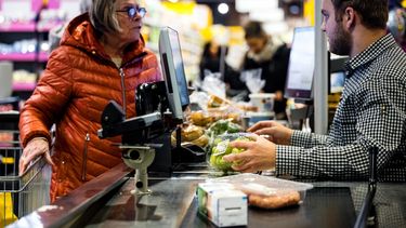 Boodschappen nét goedkoper, maar experts waarschuwen voor omslag: ‘Vanaf november weer duurder’