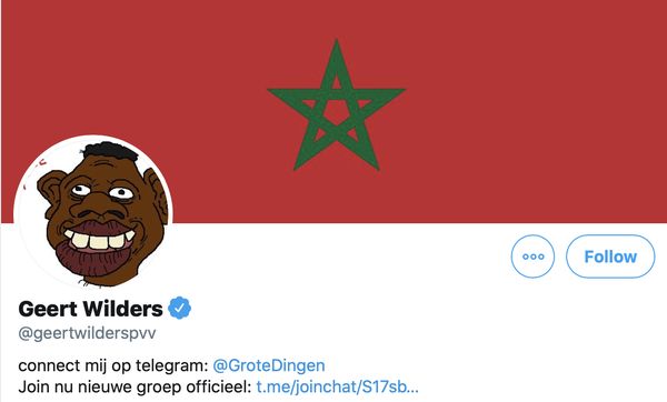 Een foto waarop het Twitteraccount van PPV-leider Geert Wilders te zien is. Zijn achtergrond is de Marokkaanse vlag en zijn profielfoto is een karikatuur van een zwarte man.