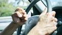Boze cafébezoeker rijdt in op mensen in Rijsbergen Dit zijn de vijf grootste irritaties in het verkeer