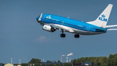 Piloten KLM dreigen met staking