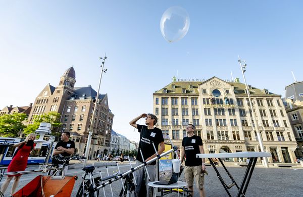 Weerballonnen meten hoe warm het is in de lucht
