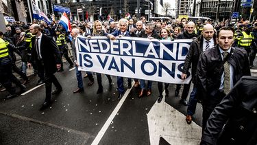 PVV-Kamerleden schamen zich voor 'debiele' lokalen