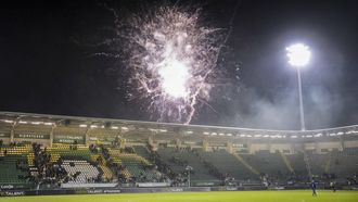 DEN HAAG - Vuurwerk boven het WerkTalent stadion ter gelegenheid van de terugkeer naar de Eredivisie na afloop van de Keuken Kampioen Divisie wedstrijd tussen ADO Den Haag en Jong FC Utrecht in het WerkTalent Stadion op 17 maart 2026 in Den Haag, Nederland. TOBIAS KLEUVER / ANP
